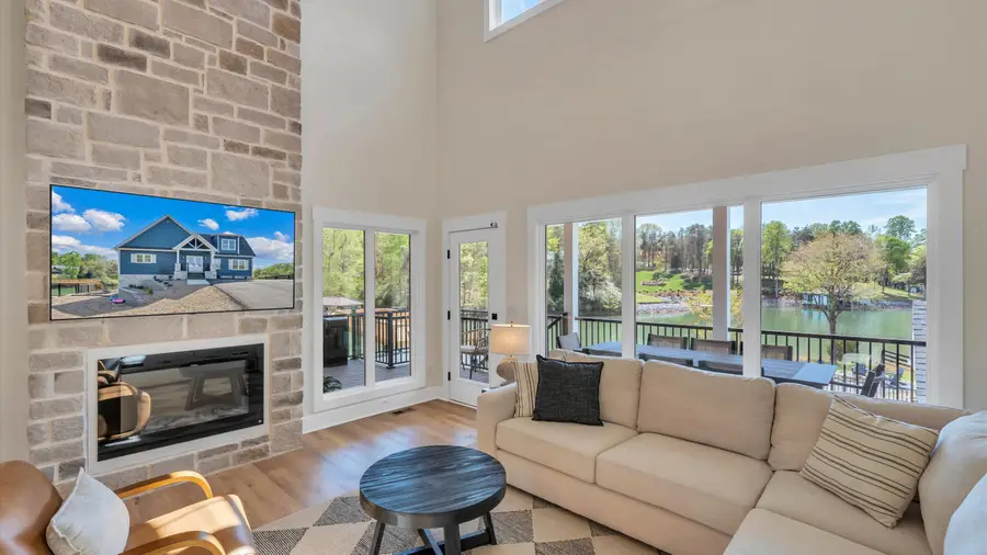 200 Sweetwater Bay Dr, Penhook, VA 24137 - #3