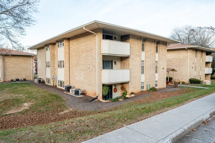 5260 Crossbow Cir #18C, Roanoke, VA 24018 - #2