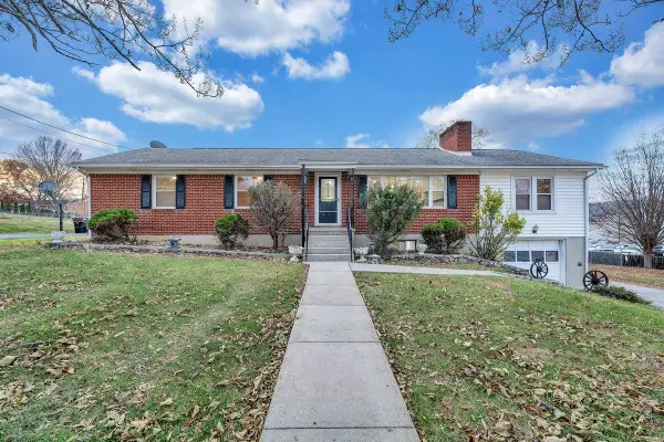 7372 Chester Drive, Roanoke, VA 24019