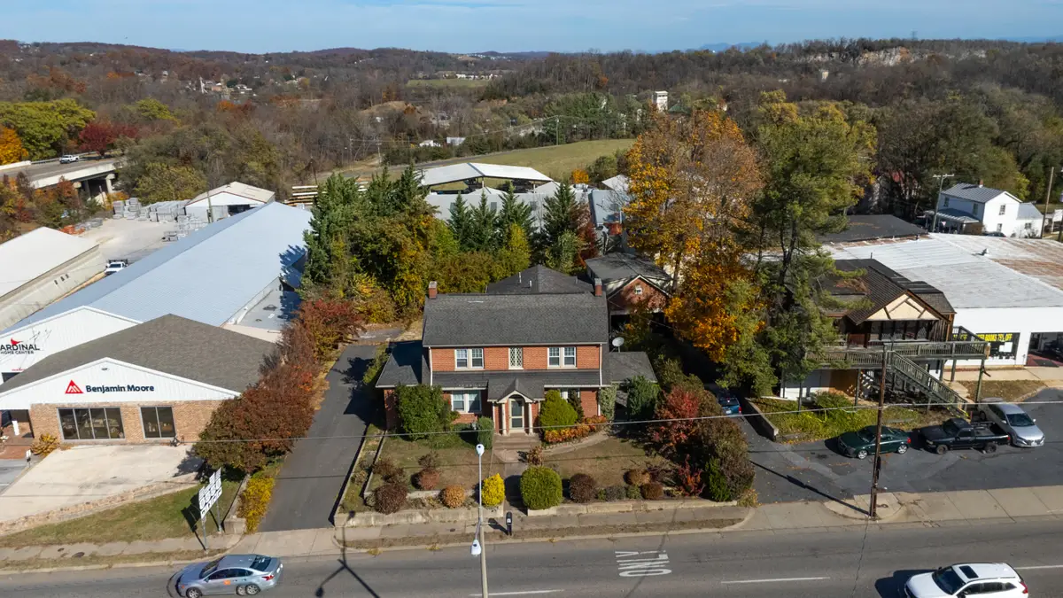 705 Richmond Ave, Staunton, VA 24401 - #1