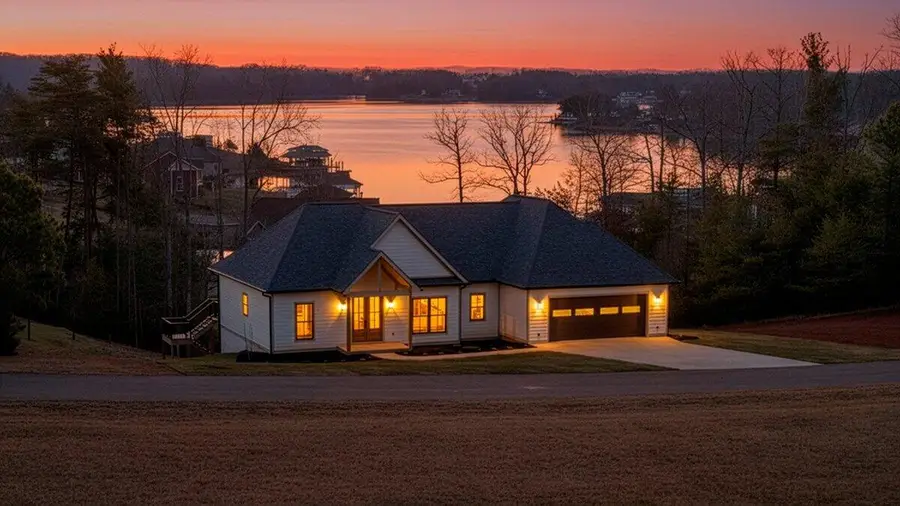 639 Compass Cove Cir, Moneta, VA 24121 - #2