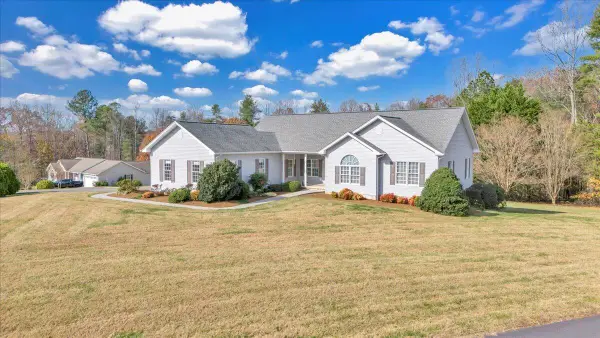 28 Queen Mothers Ct, Wirtz, VA 24184