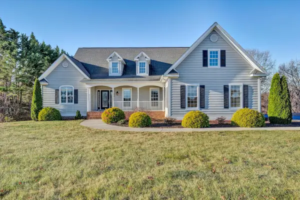 50 Hayfield Dr, Boones Mill, VA 24065