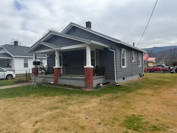 625 W Jackson St, Covington, VA 24426