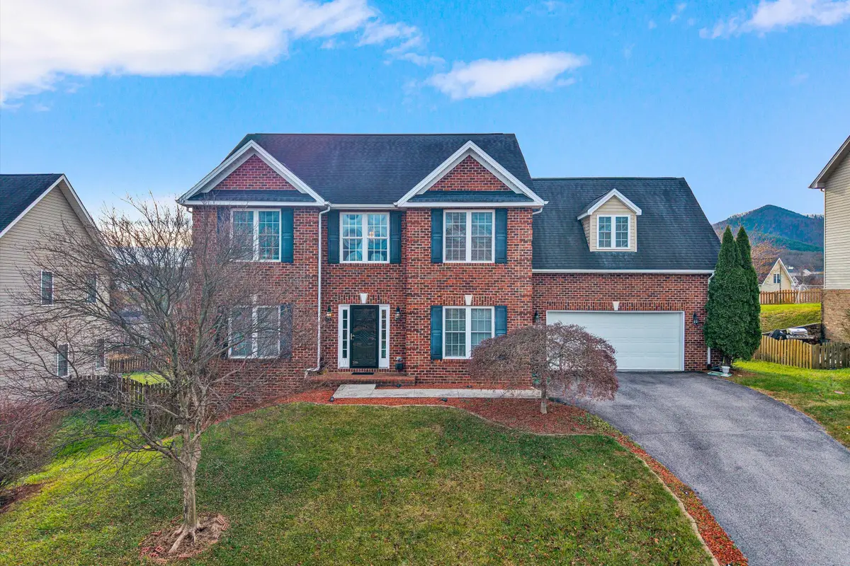 2158 River Oaks Dr, Salem, VA 24153 - #1