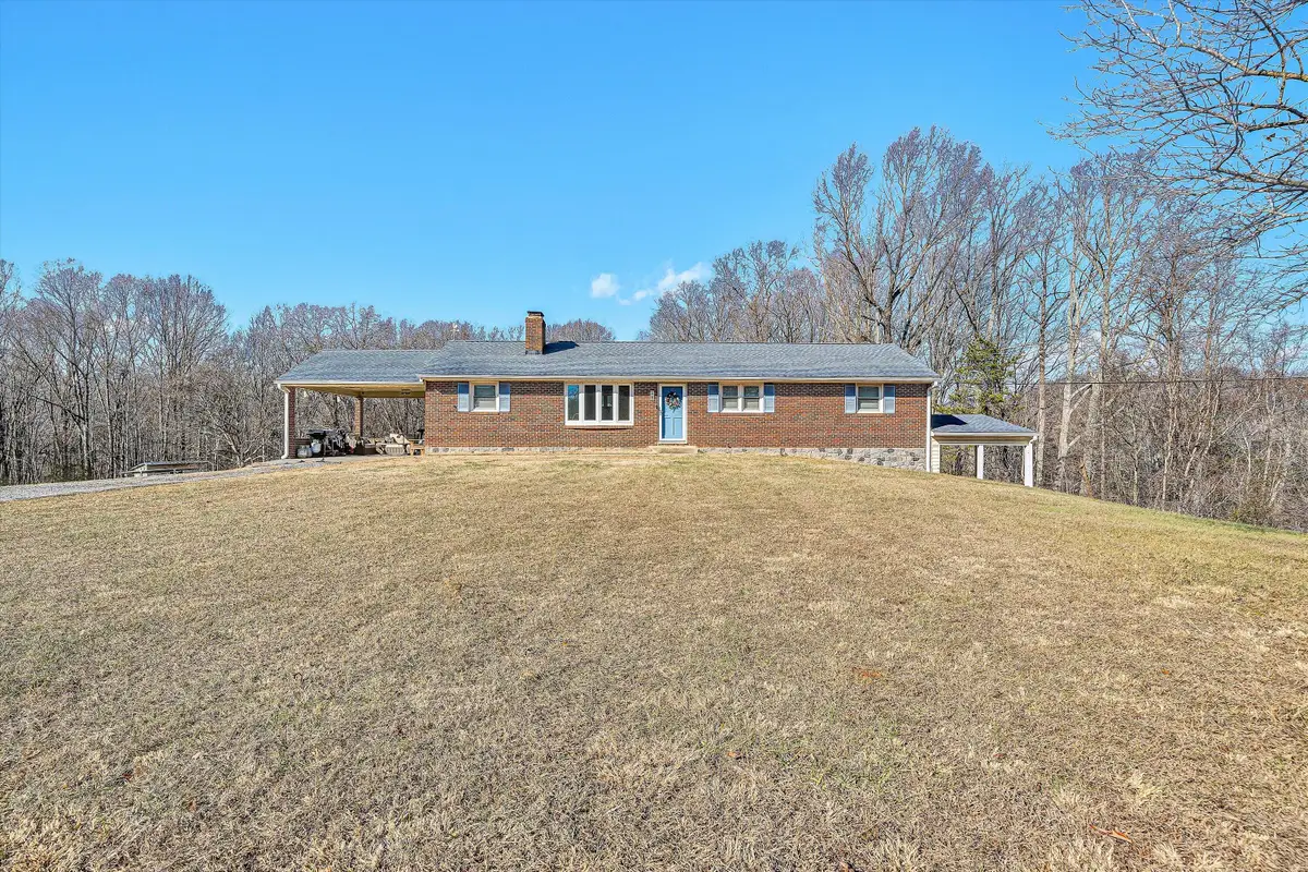 1075 Breezy Hill Rd, Vinton, VA 24179 - #1