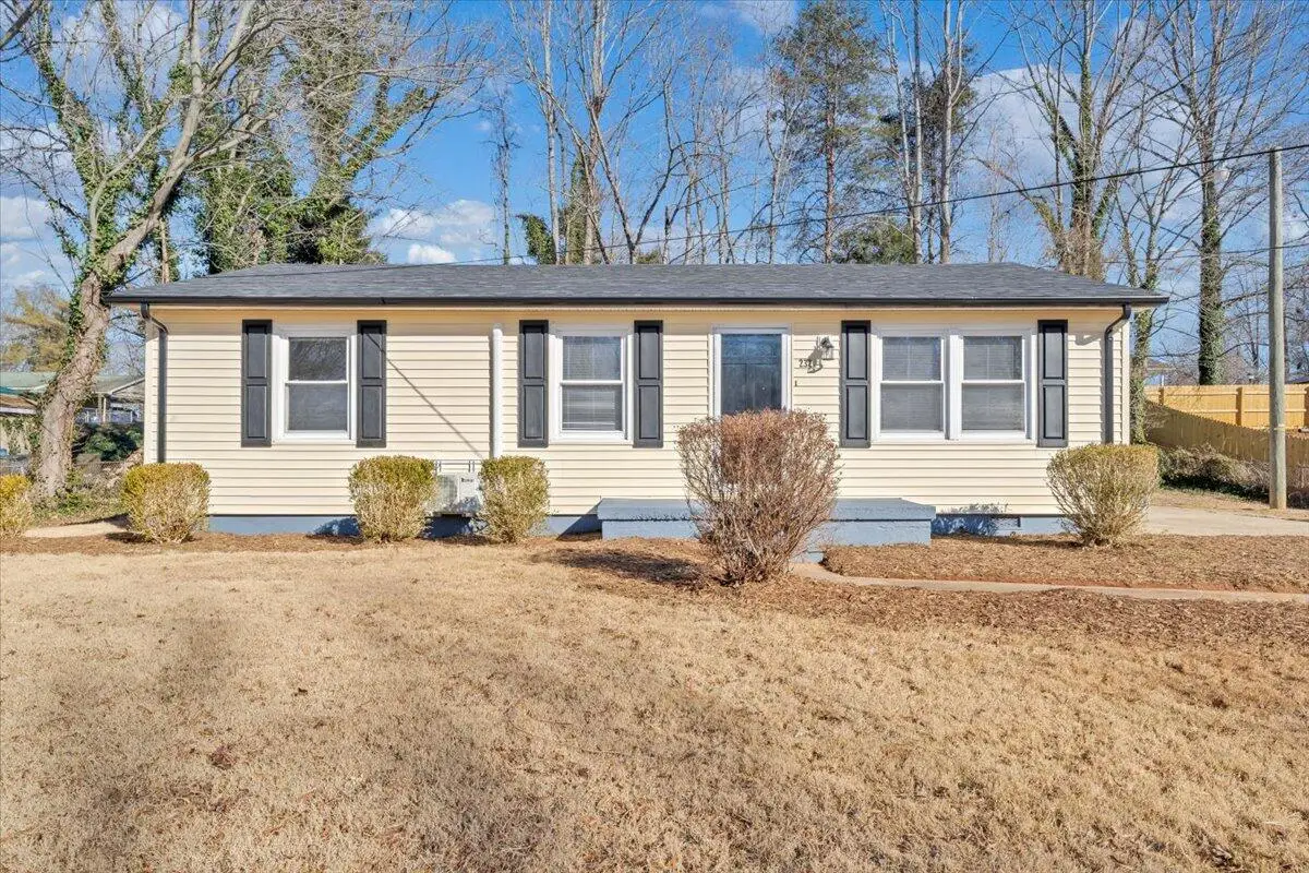 232 Confederate Ave, Martinsville, VA 24112 - #1