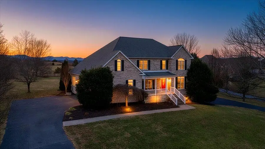 185 Walnut Manor Dr, Fincastle, VA 24090 - #3