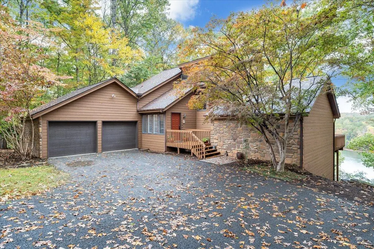 119 Cathedral Oaks Ln, Wirtz, VA 24184 - #1