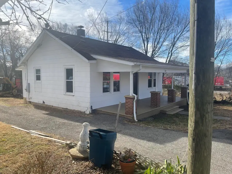 717 Mississippi Ave Ne, Roanoke, VA 24012 - #2