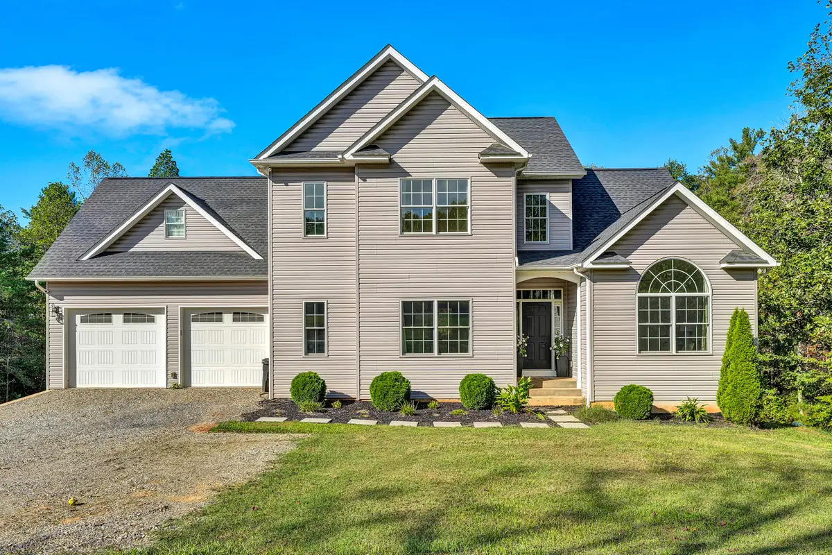 160 Blue Ridge Ln, Rocky Mount, VA 24151 - #1