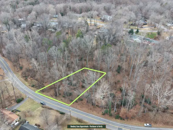 1010 Indian Trl, Martinsville, VA 24112