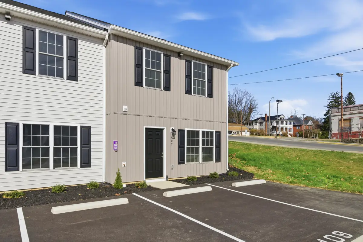 409 N Washington Ave #12, Pulaski, VA 24301 - #1