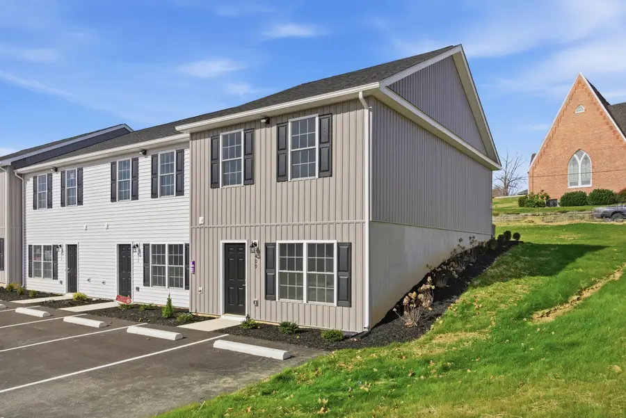 409 N Washington Ave #12, Pulaski, VA 24301 - #3