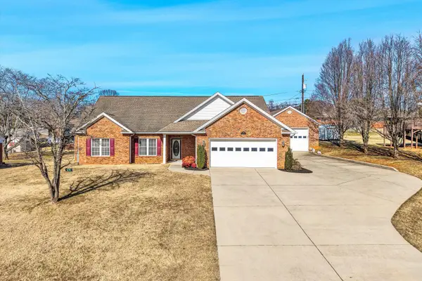 405 Dawnridge Dr, Vinton, VA 24179