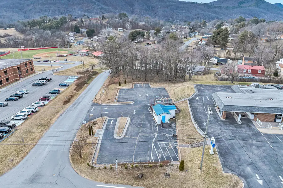 24 Azalea Rd, Daleville, VA 24083 - #2