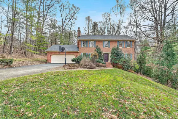 5504 South Roselawn Rd, Roanoke, VA 24018