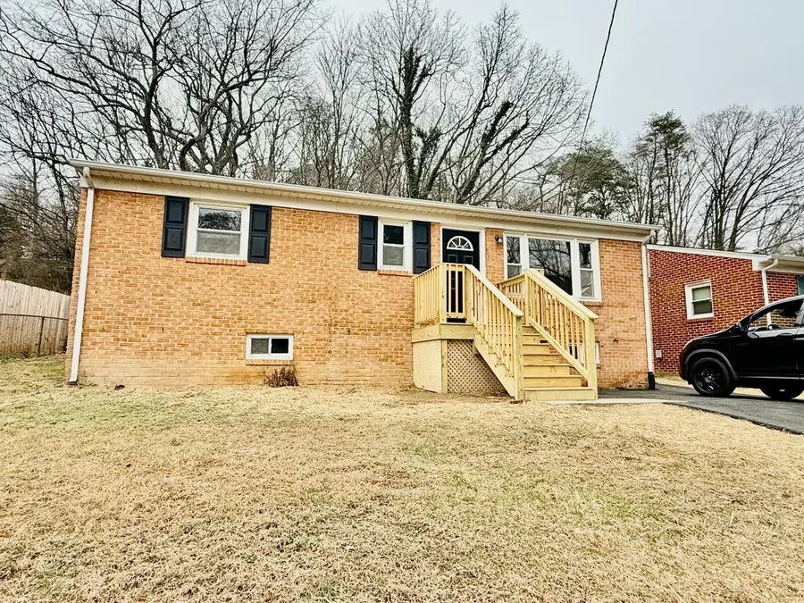 3432 Manassas Dr, Roanoke, VA 24018 - #2