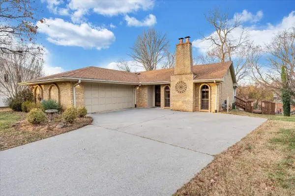 8132 Running Deer Ln, Roanoke, VA 24019