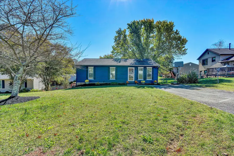 2186 Horn Cir, Vinton, VA 24179 - #2