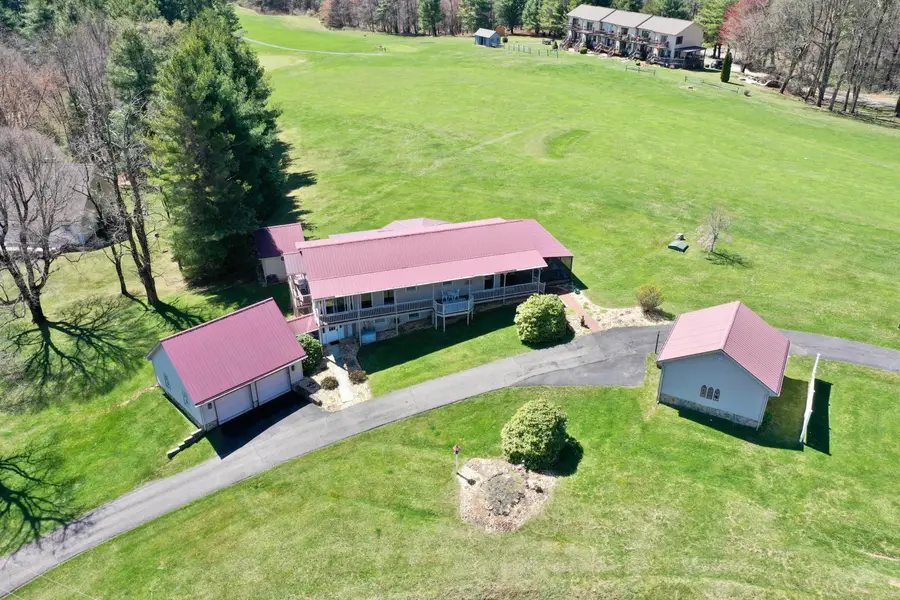 107 Mountain View Dr, Fancy Gap, VA 24328 - #2