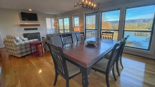 290 Sailors Cove Dr #405, Moneta, VA 24121