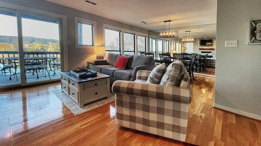 290 Sailors Cove Dr #405, Moneta, VA 24121 - #3