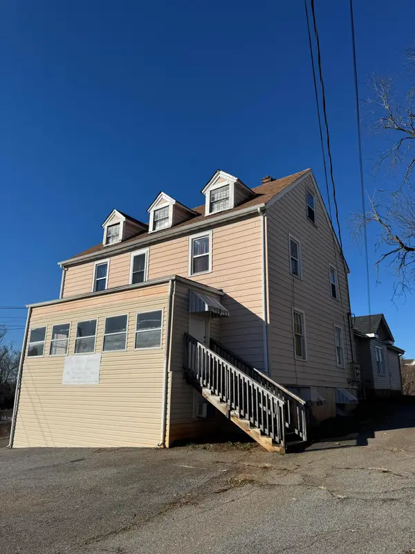 216 College St, Martinsville, VA 24112