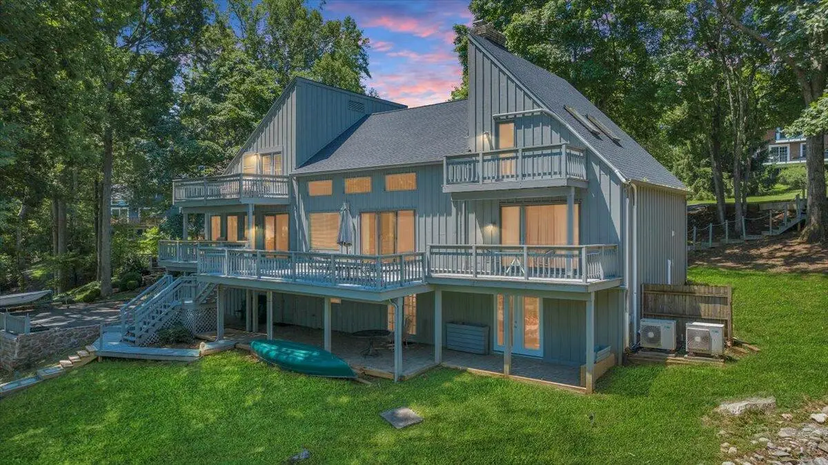 428 Anchor Dr, Moneta, VA 24121 - #1