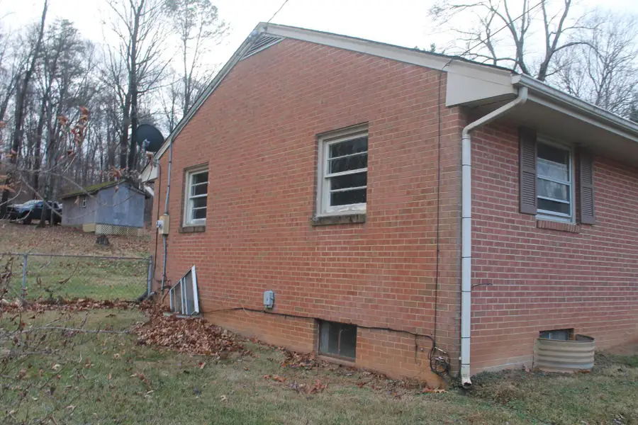 5421 Yale Dr, Salem, VA 24153 - #3