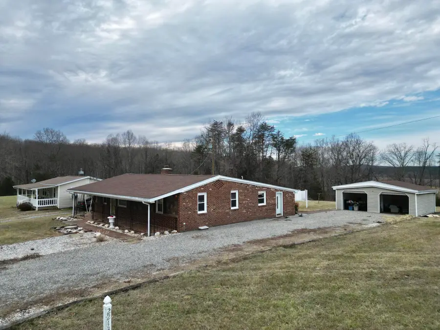 2213 Fancy Grove Rd, Huddleston, VA 24104 - #2