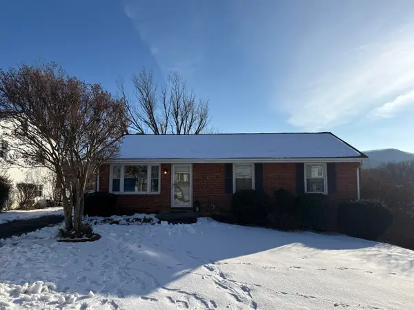 822 Moran Ave, Salem, VA 24153