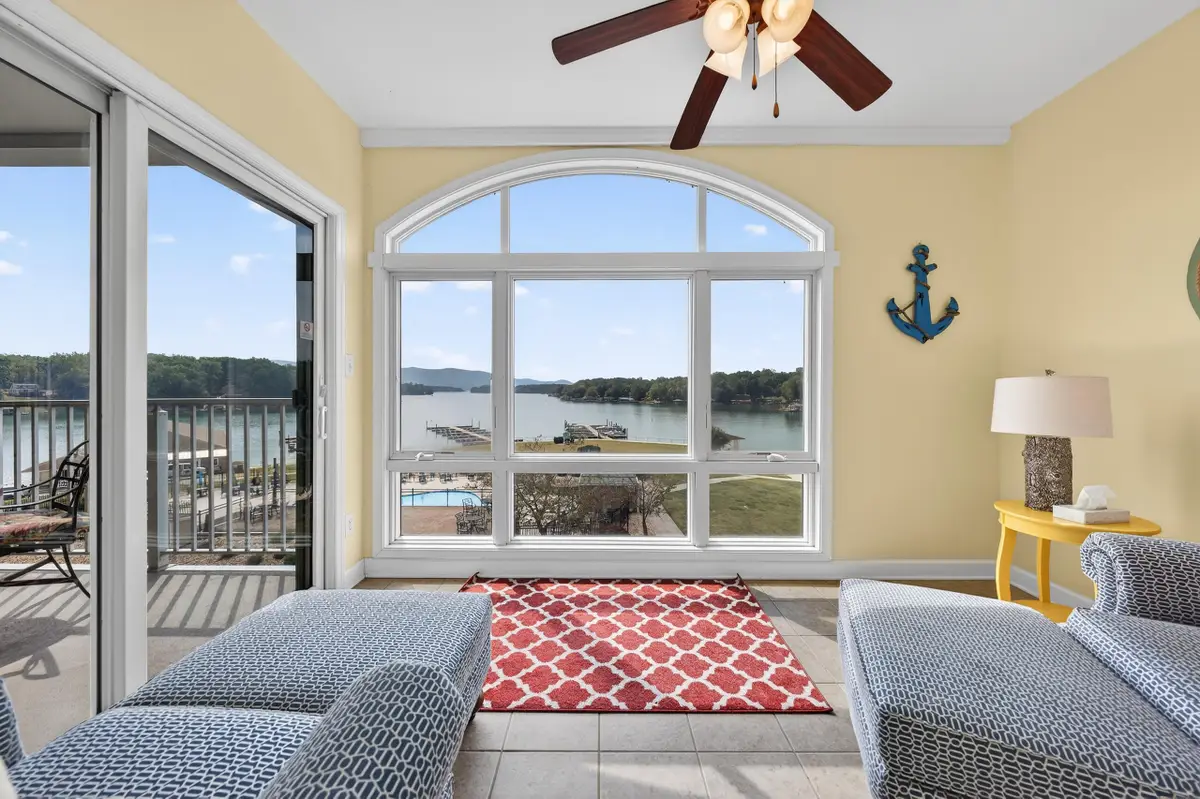 1217 Graves Harbor Trl #122, Huddleston, VA 24104 - #1