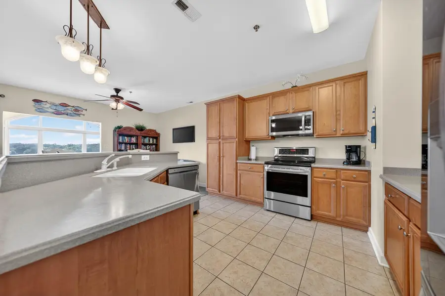 1217 Graves Harbor Trl #122, Huddleston, VA 24104 - #3