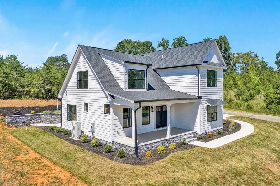 1154 Barrow Hills Dr, Huddleston, VA 24104 - #2