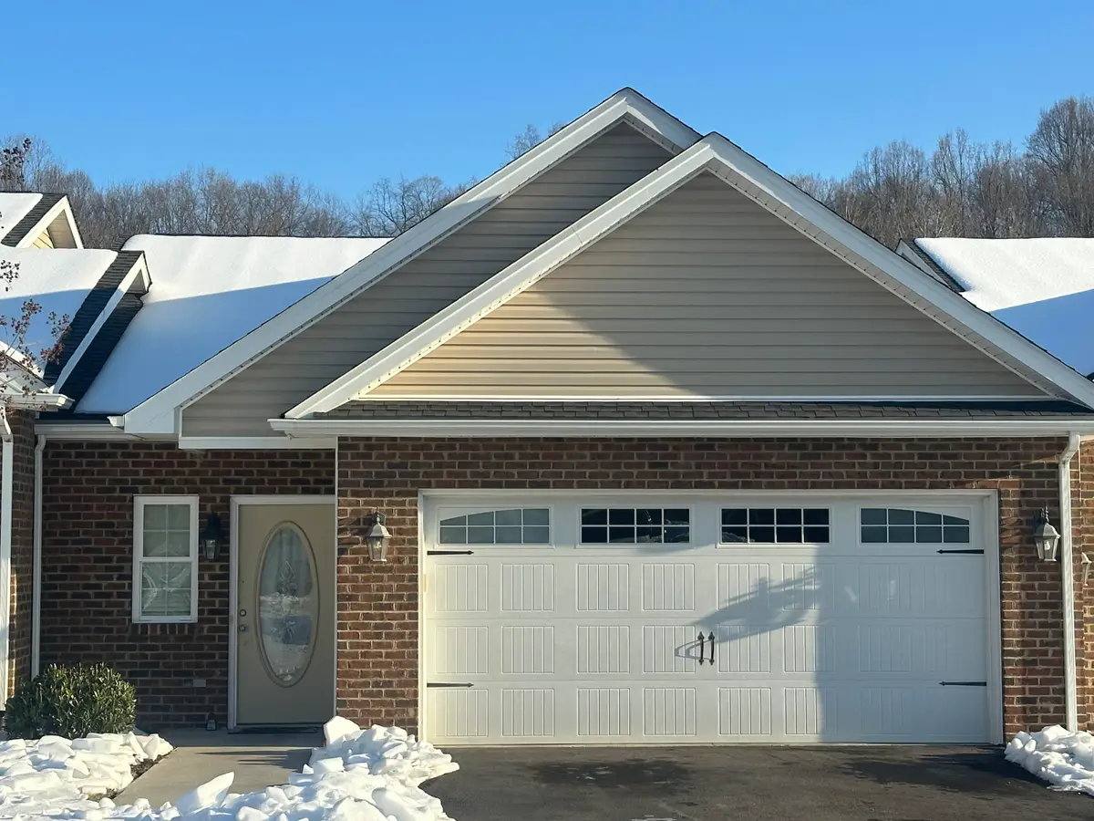 39 Brookfield Ct, Roanoke, VA 24012 - #1