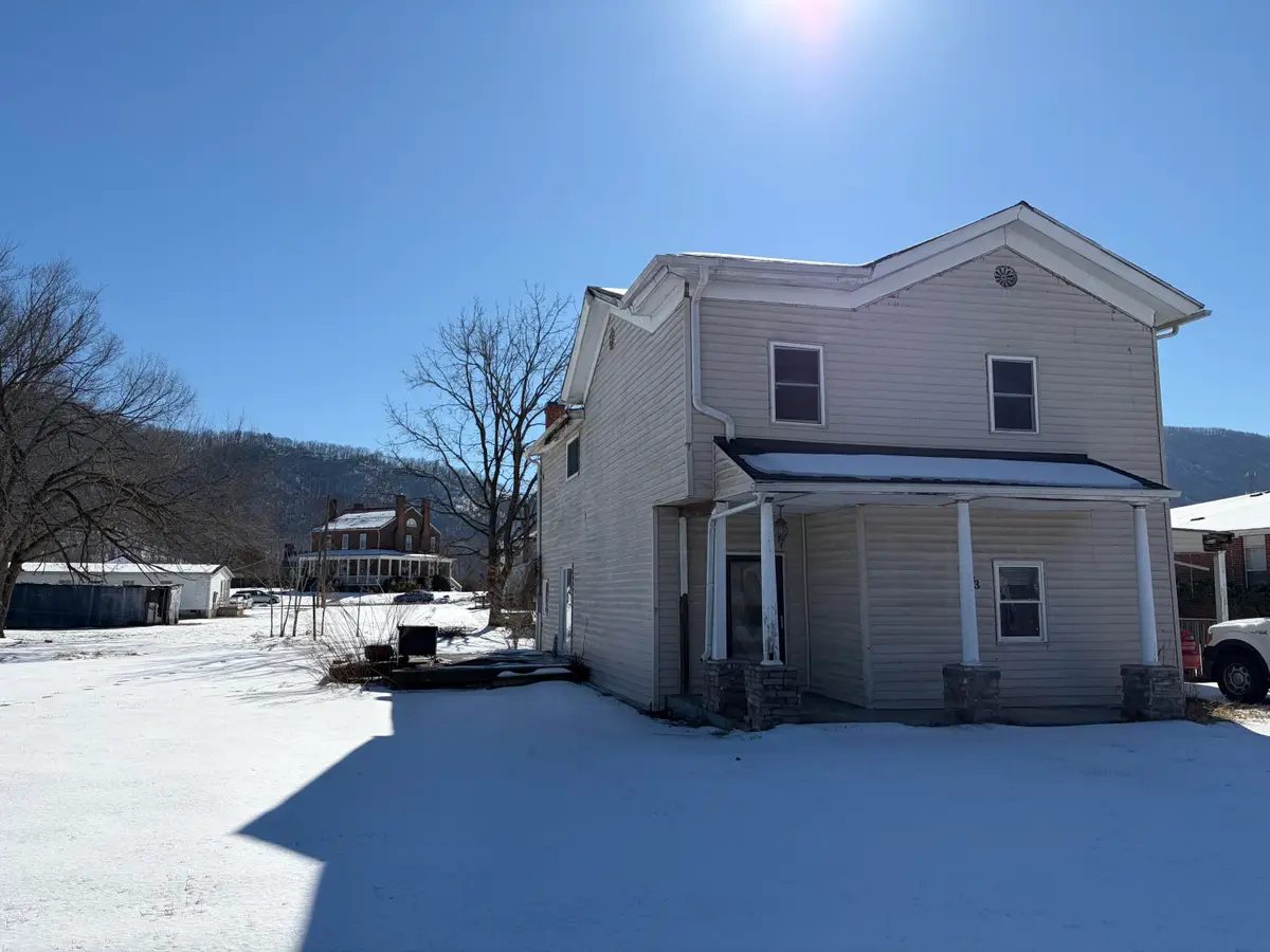 733 Anderson St, Glasgow, VA 24555 - #1