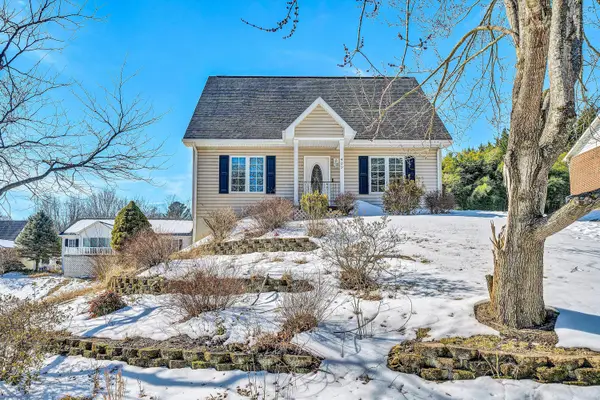 409 Wills Rd, Lexington, VA 24450