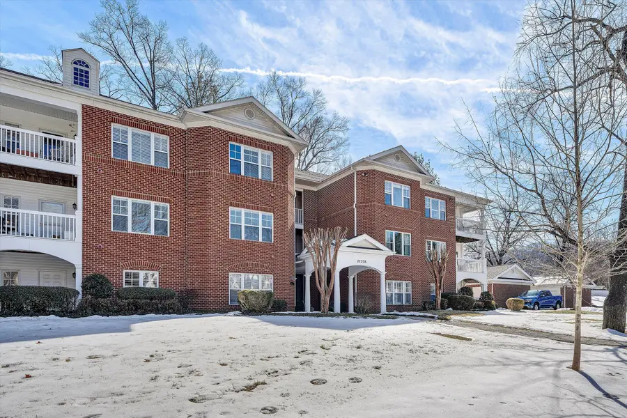 2220 Carolina Ave Sw #105B, Roanoke, VA 24014 - #2