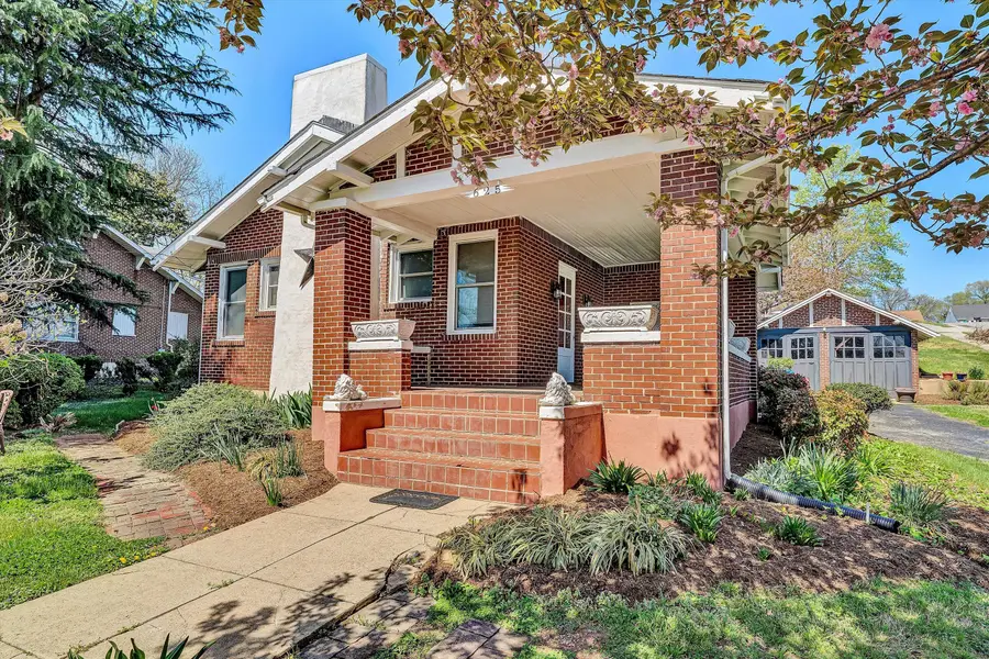 625 Vinton Mill Ct Ne, Roanoke, VA 24012 - #2