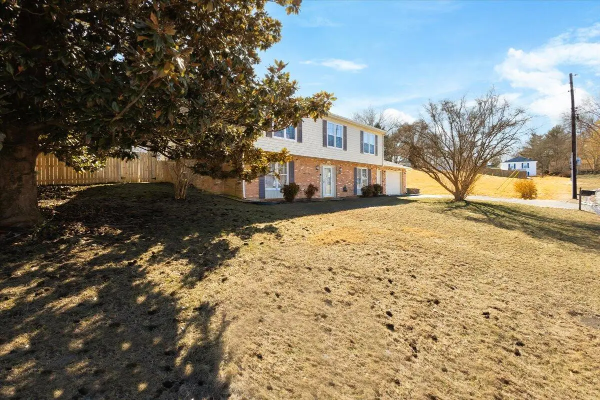 3650 Kentland Dr, Roanoke, VA 24018 - #1