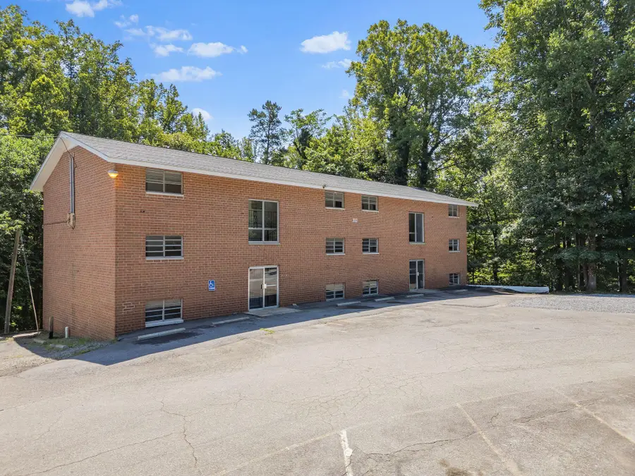 100 Ridgeview Ln, Bassett, VA 24055 - #2