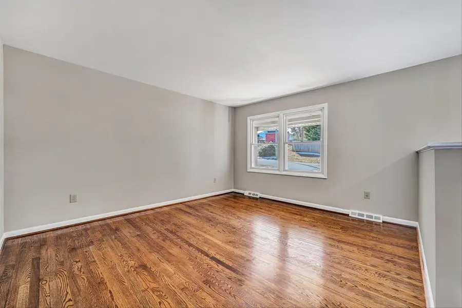 963 Page St, Salem, VA 24153 - #3