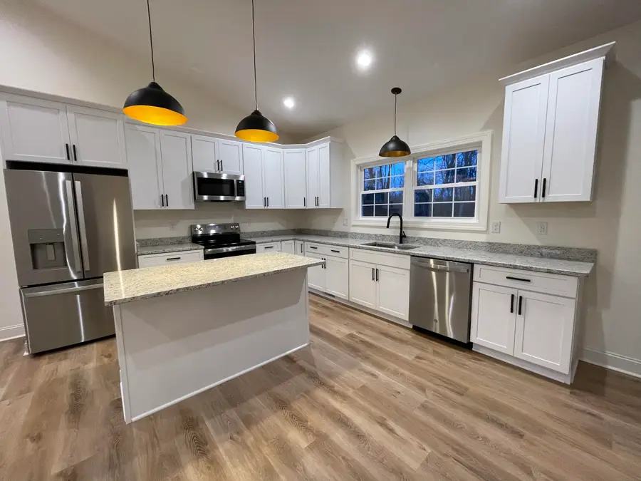 511 Otey St, Bedford, VA 24523 - #3