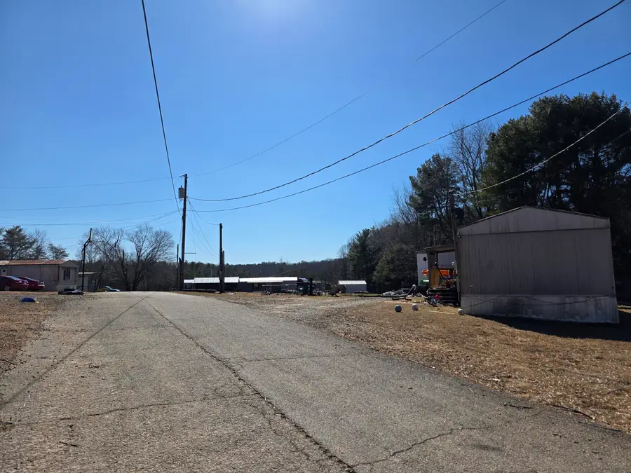 15 Spruce Pine Ln, Bassett, VA 24055 - #3