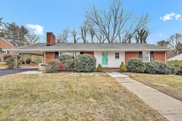 3634 Larson Ln, Roanoke, VA 24018