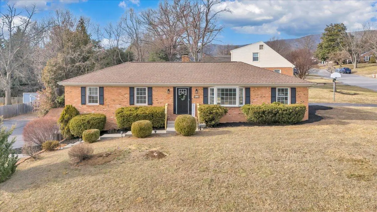 971 Stonegate Dr, Salem, VA 24153 - #1