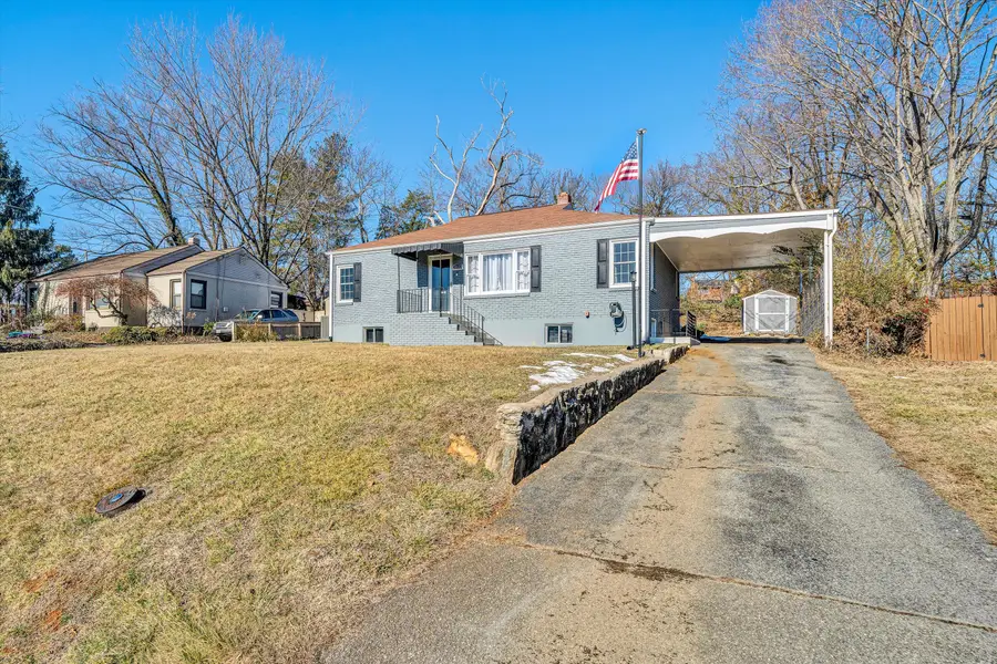 3633 Martinell Ave, Roanoke, VA 24018 - #3