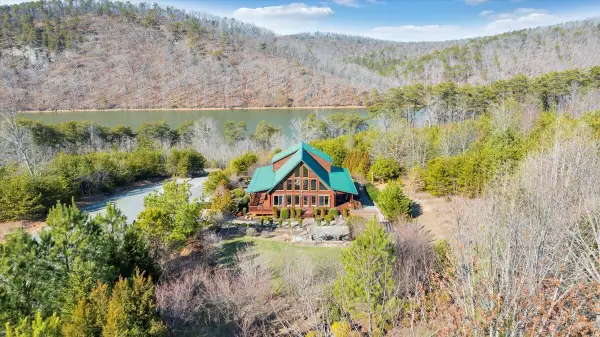 840 Greenberry Dr, Pittsville, VA 24139