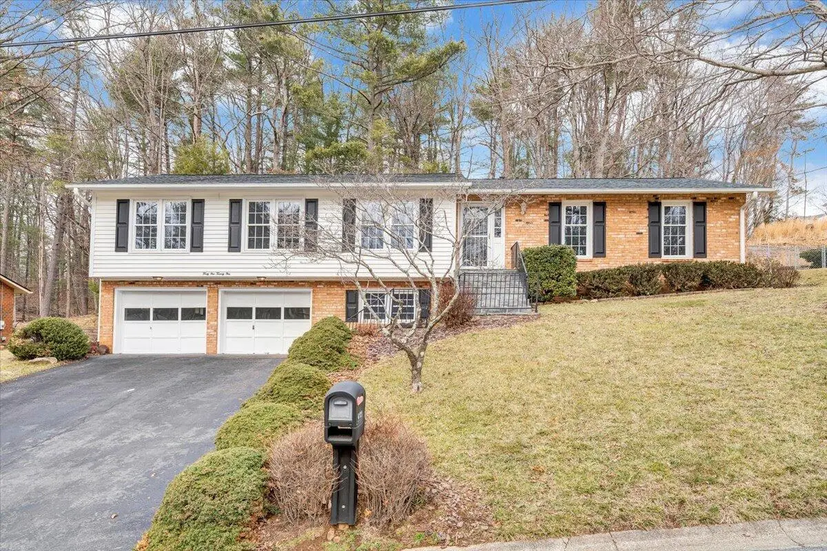 4121 White Dove Ln, Roanoke, VA 24018 - #1